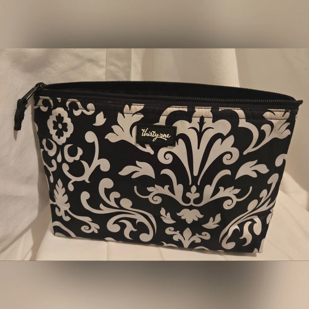 Thirty-One Black & White Damask Hot / Cold Pouch